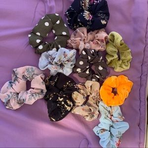 Pack of 11 scrunchies